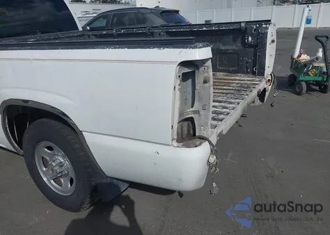 2001 Chevrolet Silverado 1500 из США, поврежденный, VIN 1GCEC14W71Z217897